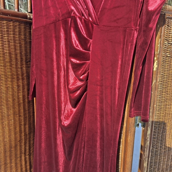 Ababalay beautiful velvet dress xxl🥀 - Picture 4 of 7